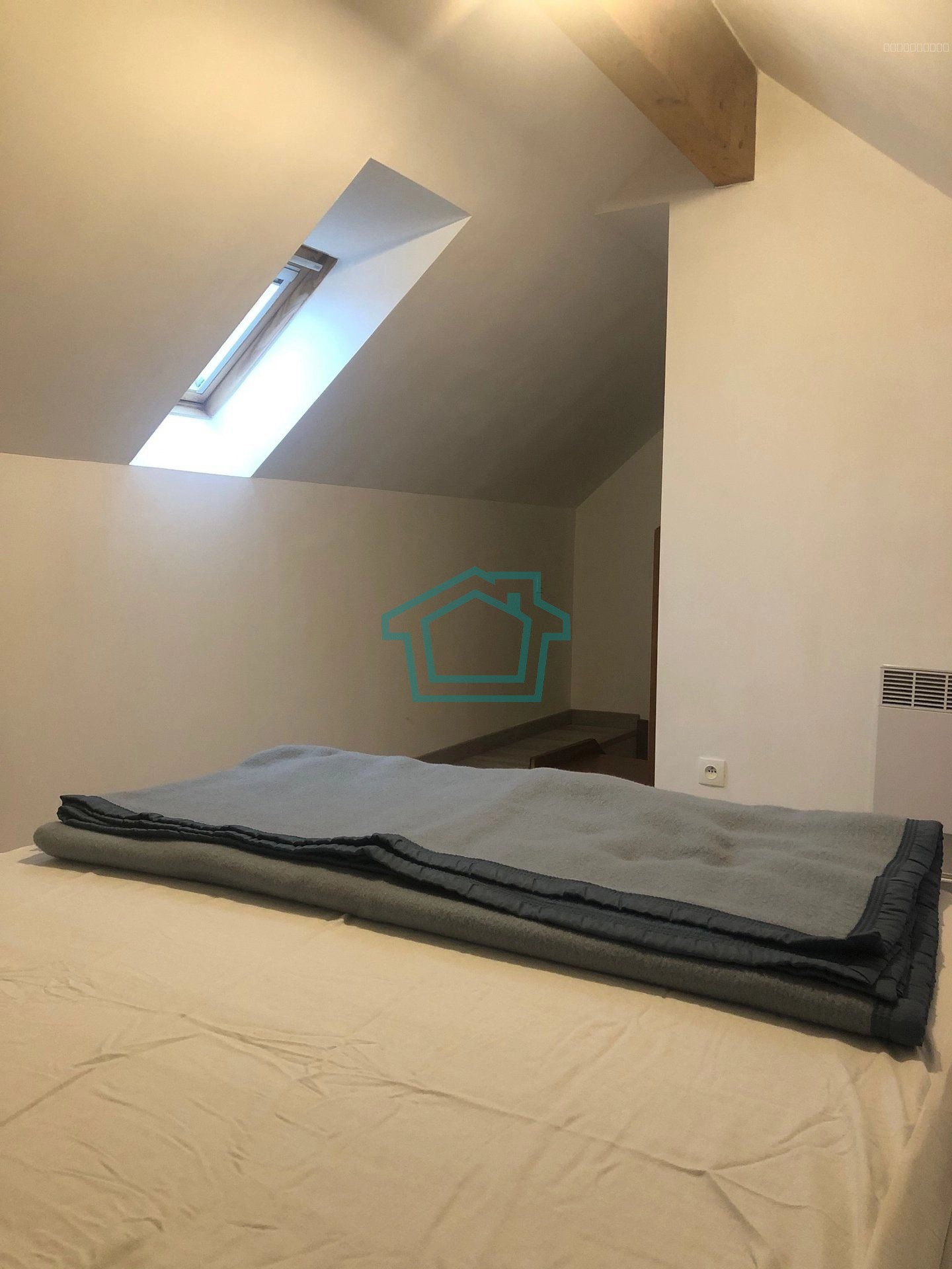 F2 en duplex meublé - La Queue Les Yvelines 78940 — photo 9