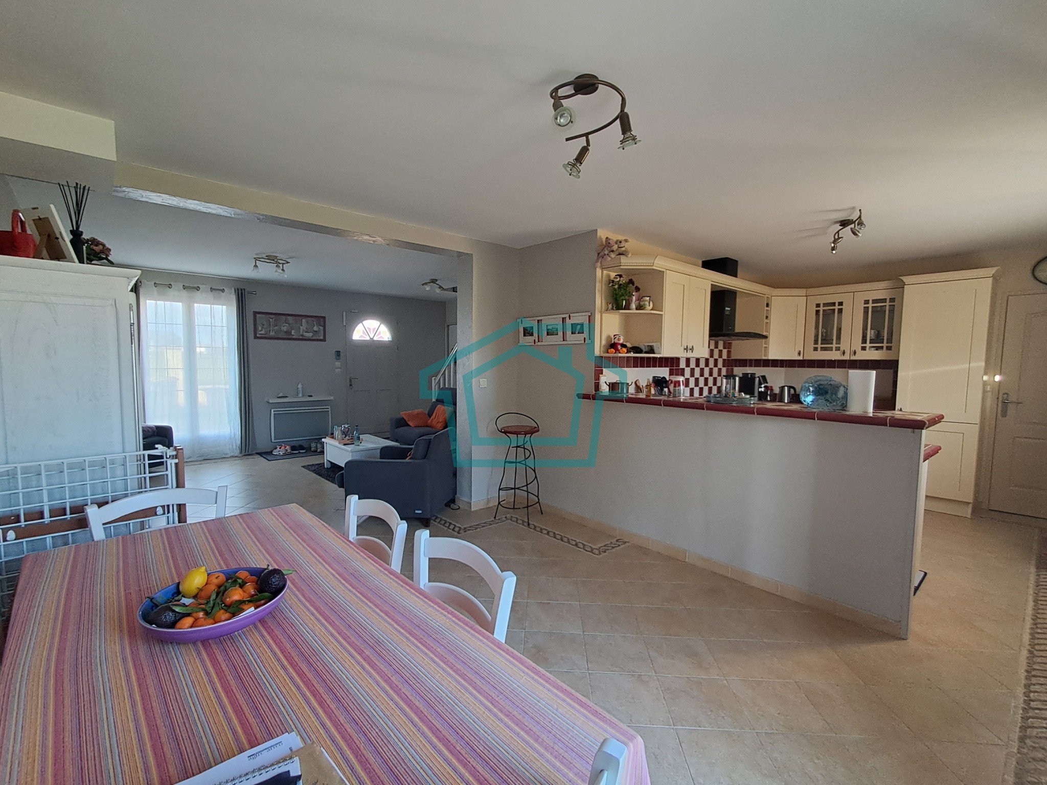 Maison 6 pièces 120 m2, élevée sur 972 m2 de terrain (78910) — photo 6