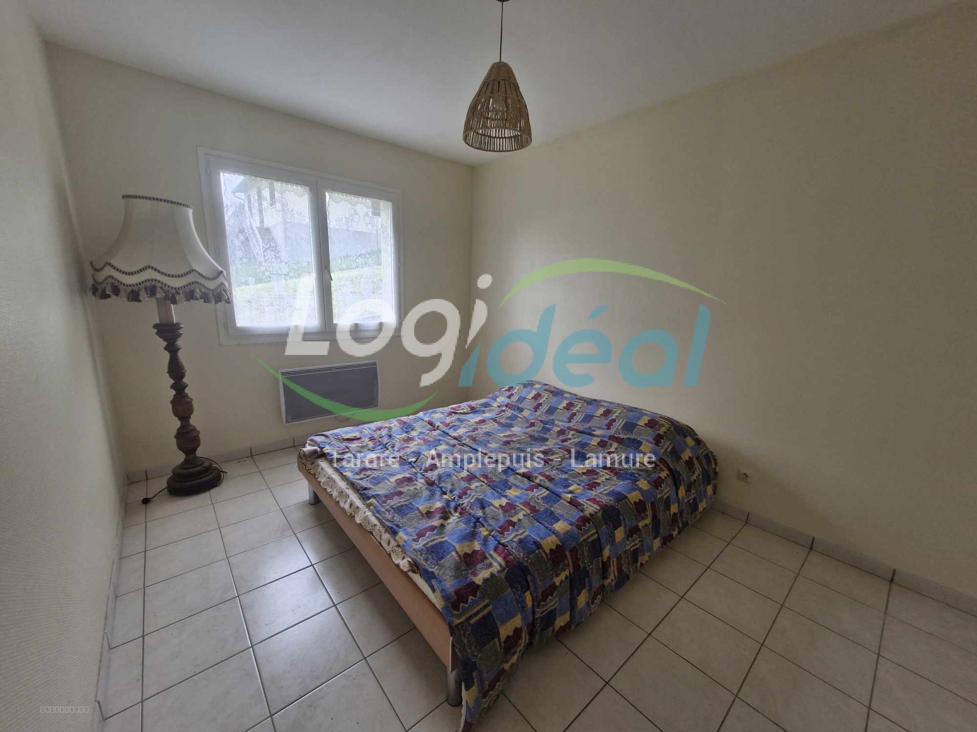 Villa des années 80 en bon état sur 1245m2 de terrain — photo 12