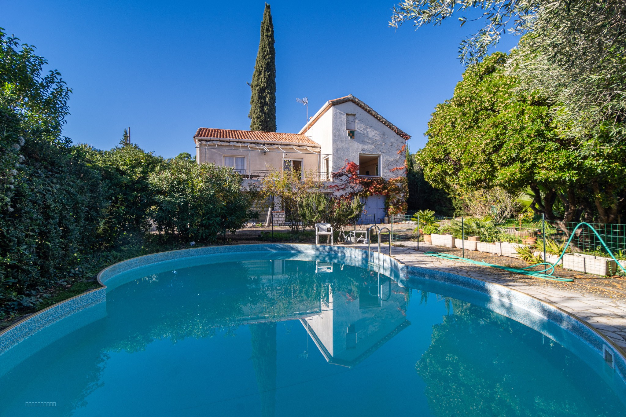 *** VENDU *** Villa avec Potentiel  - Vue SAINT PAUL DE VENCE — photo 2