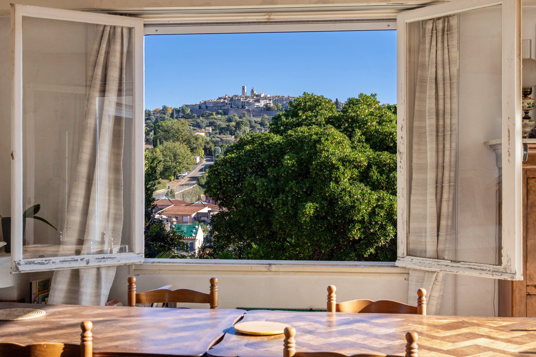 *** VENDU *** Villa avec Potentiel  - Vue SAINT PAUL DE VENCE — photo 4