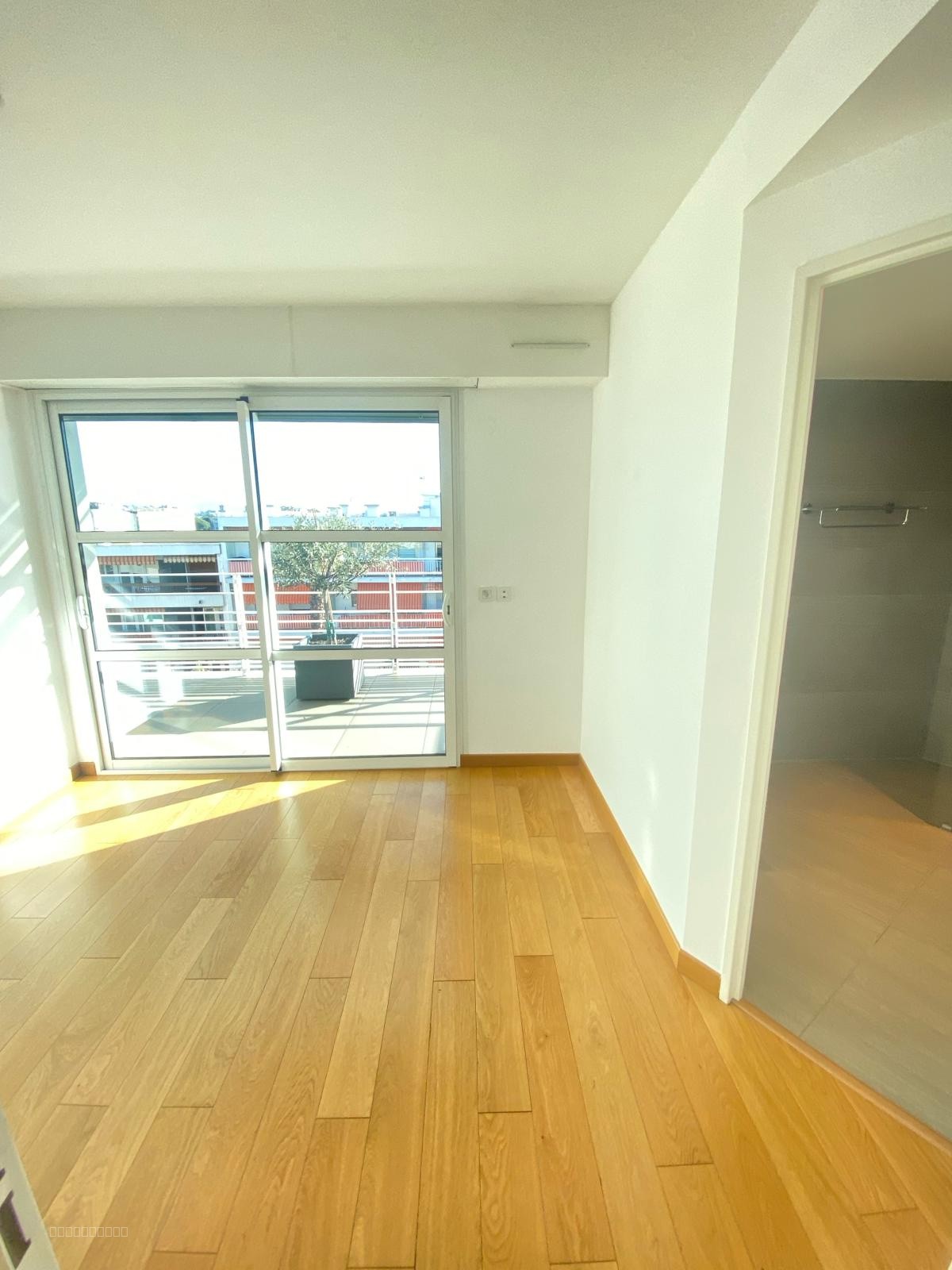 Toit-terrasse d’exception avec double garage - À pied de la mer et des commerces — photo 8