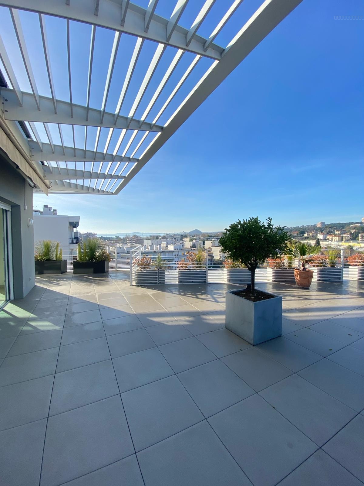 Toit-terrasse d’exception avec double garage - À pied de la mer et des commerces — photo 11