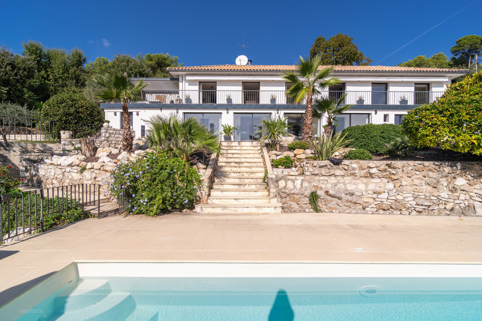 EXCLUSIVITE - CONTEMPORAINE - VUE MER PANORAMIQUE — photo 4