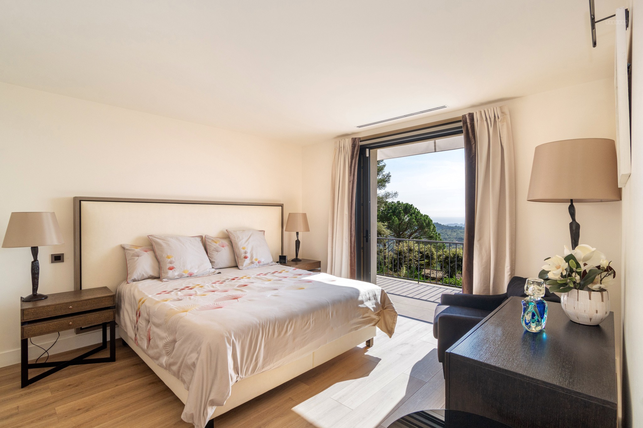 EXCLUSIVITE - CONTEMPORAINE - VUE MER PANORAMIQUE — photo 11