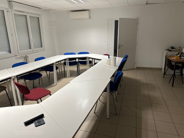À LOUER   LOCAUX PROFESSIONNELS    à Ceyzériat — photo 6