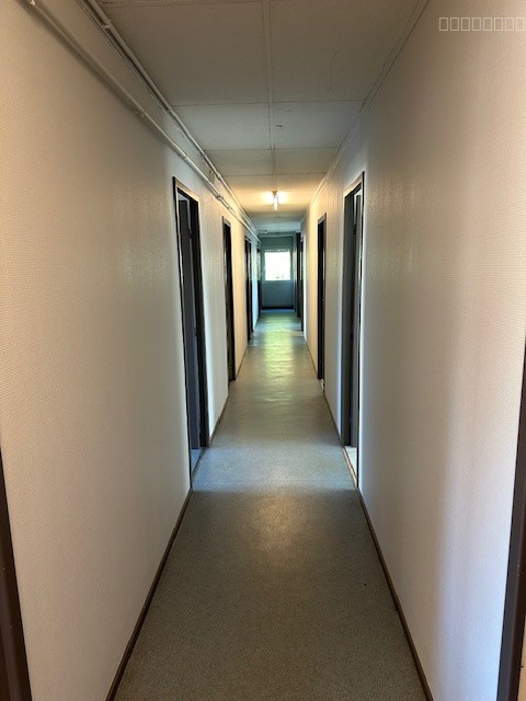 Bureaux de 250m2 avec grand parking privé — photo 7
