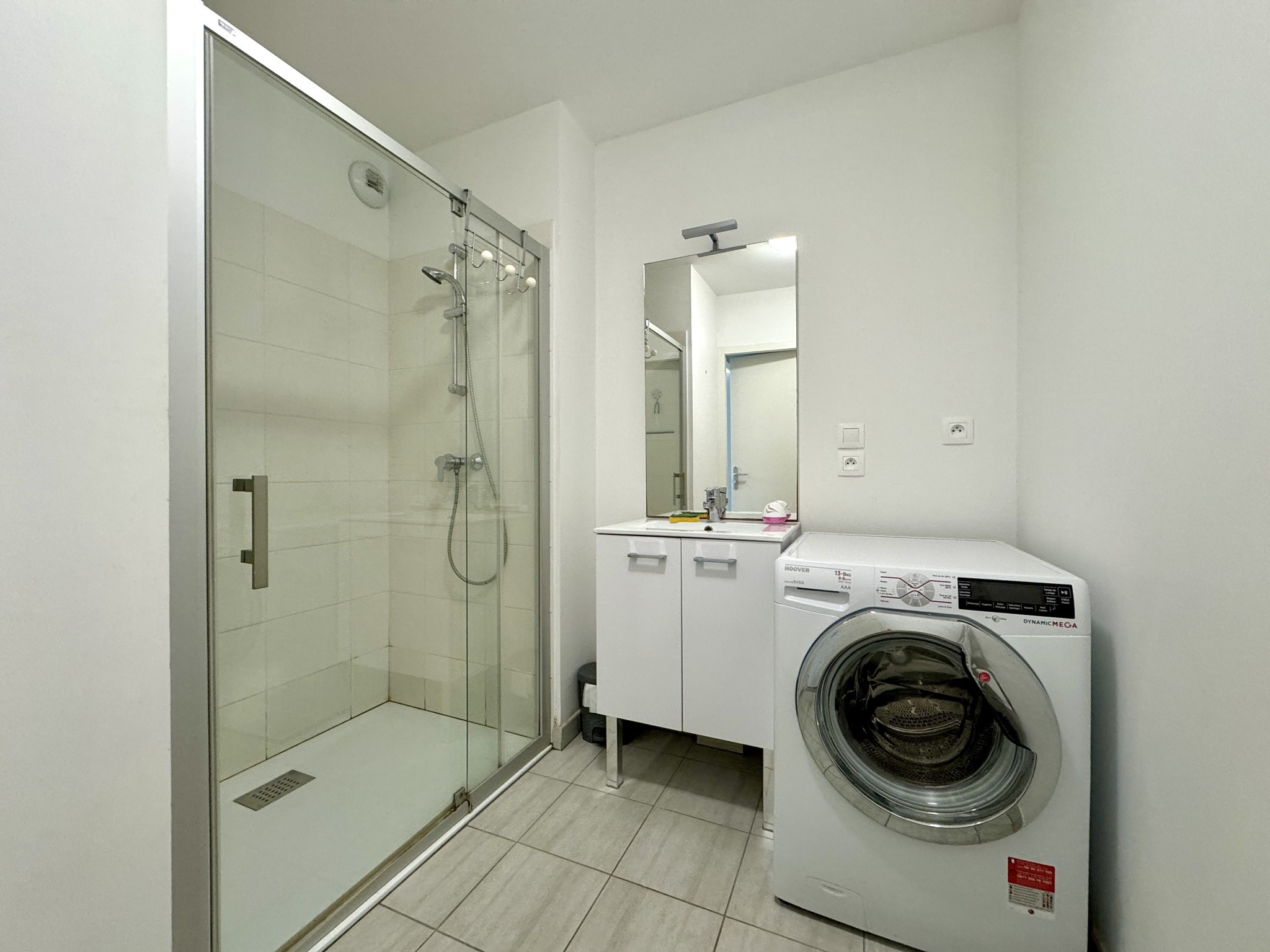 'BAIE' Appartement rez-de-jardin situé au coeur de Sion — photo 10