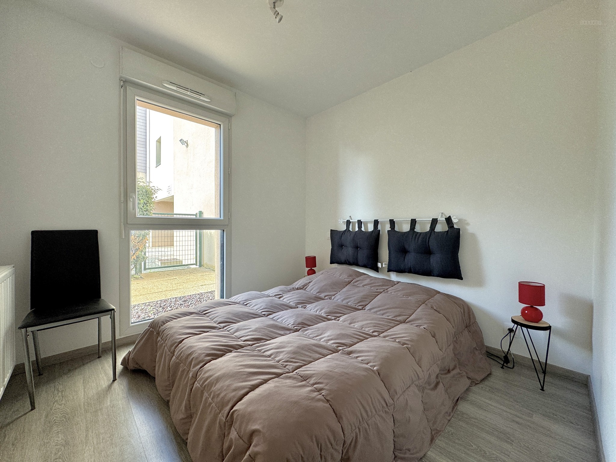 'BAIE' Appartement rez-de-jardin situé au coeur de Sion — photo 9