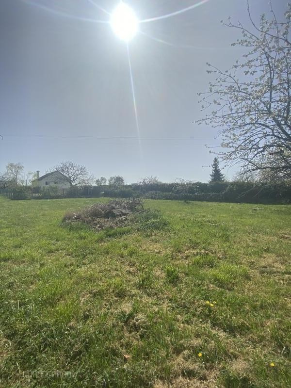 Terrain constructible de 2200m2 environ à Targé — photo 2