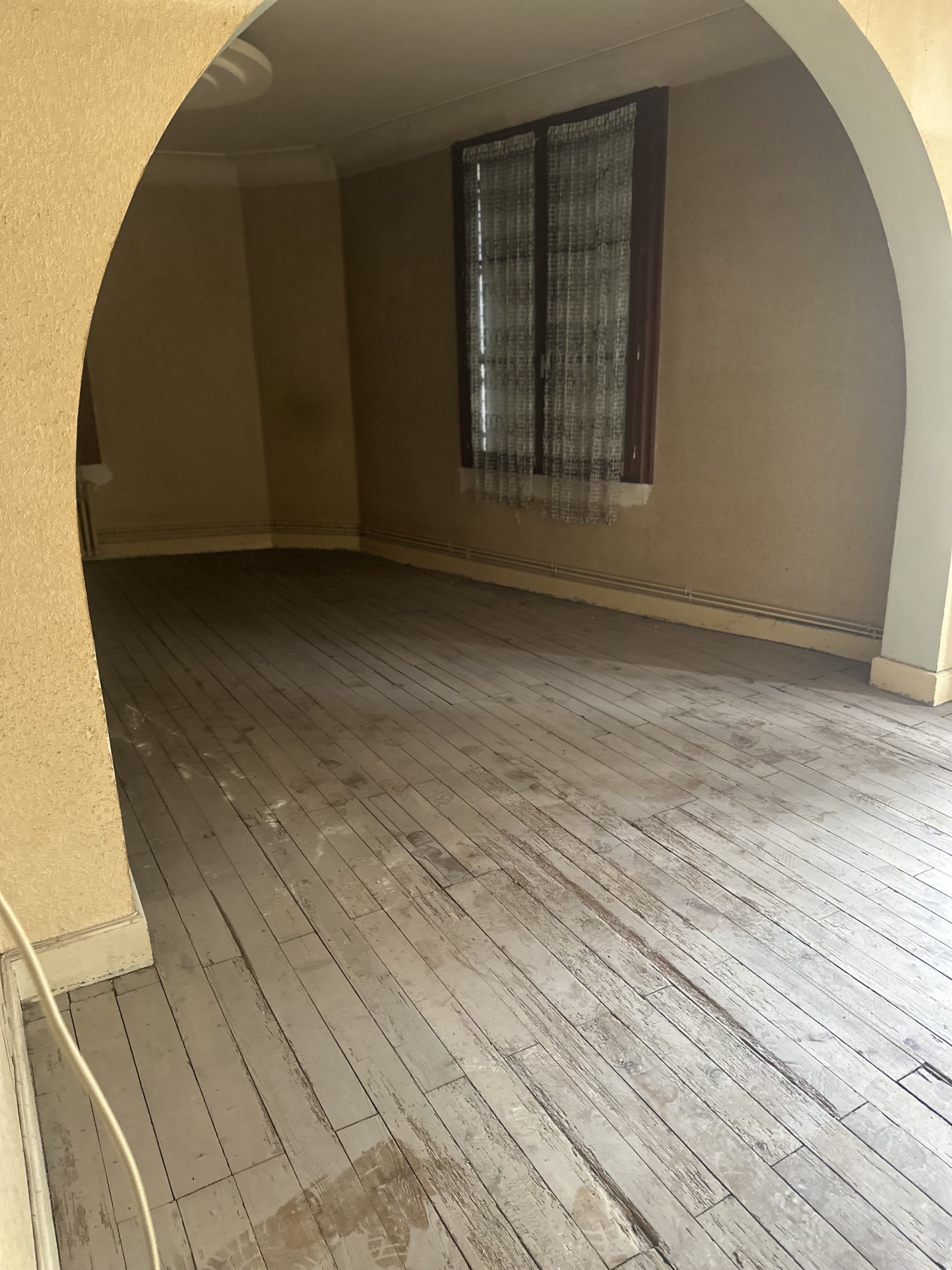 AGREABLE IMMEUBLE EN CENTRE VILLE DE CHÂTELLERAULT DANS LE CADRE ACTION COEUR DE VILLE — photo 5