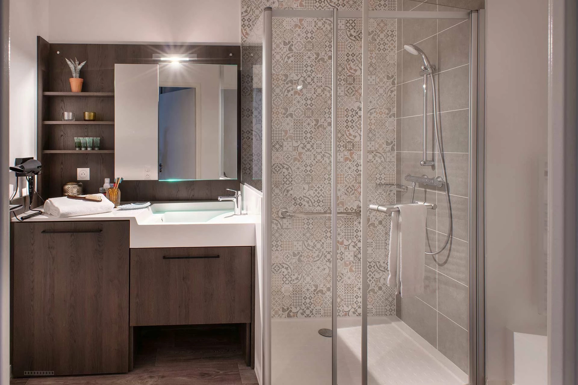 A vendre agréable T1 meublé de 29 m2 au sein de la résidence senior à Châtellerault. — photo 4