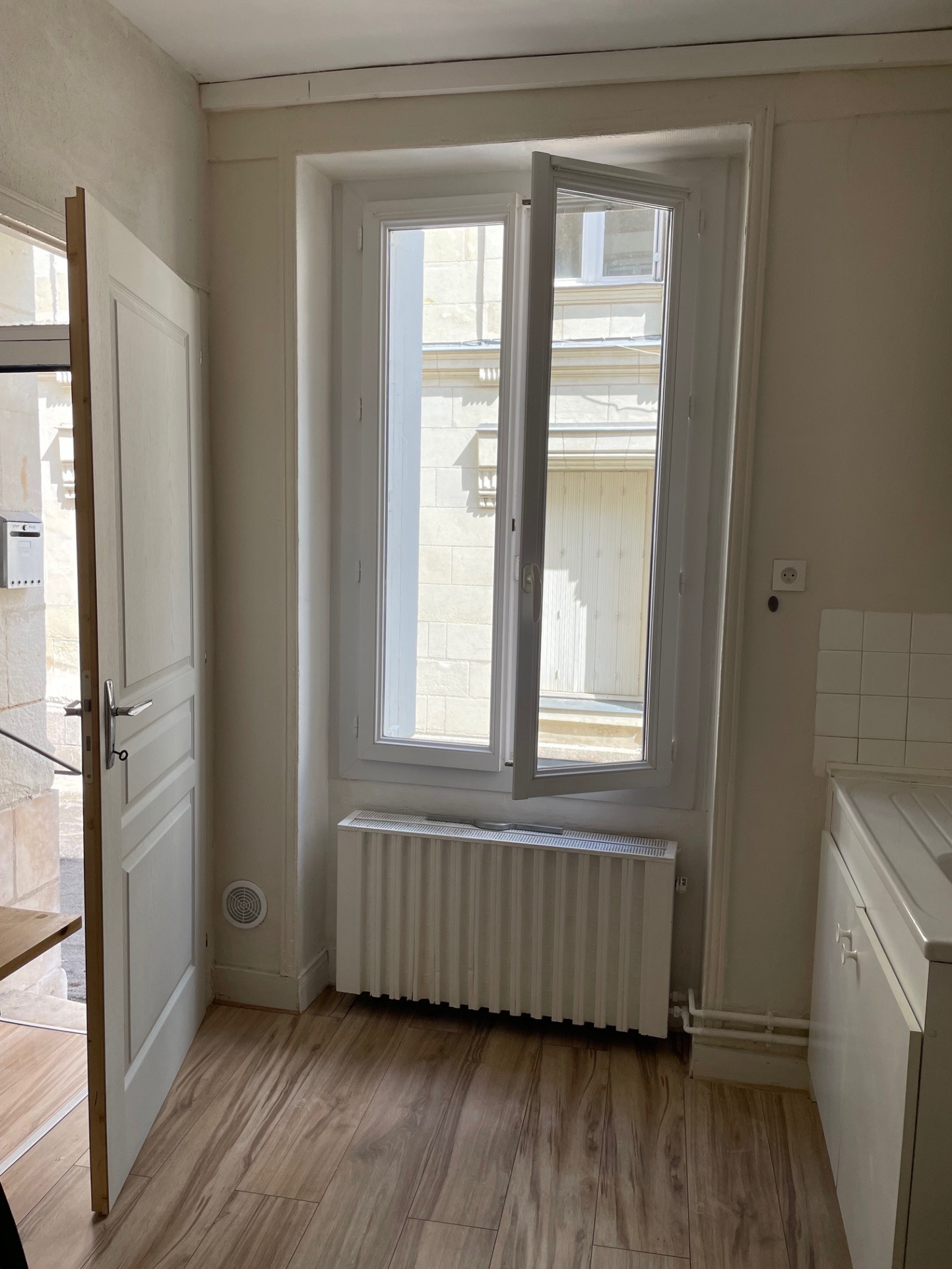 ENSEMBLE IMMOBILIER HYPER CENTRE CHATELLERAULT — photo 11