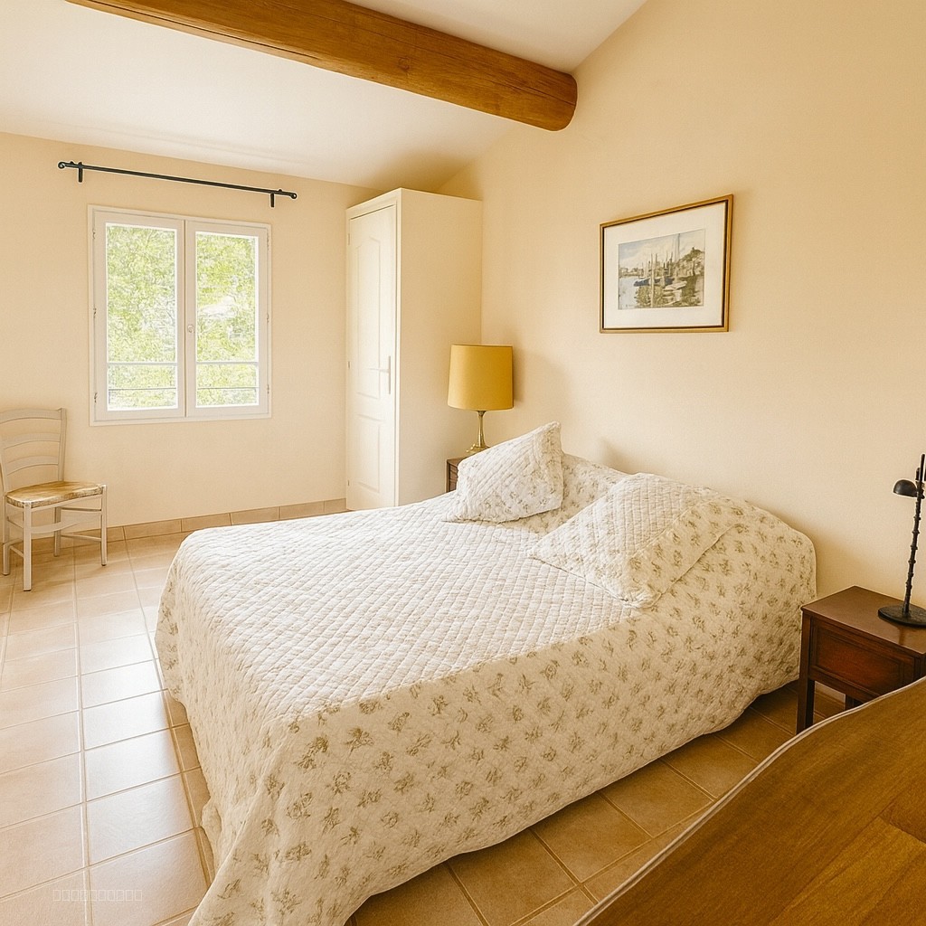 PUYRICARD : Villa T5 140 m2 avec son studio de 20 m2 attenant — photo 4