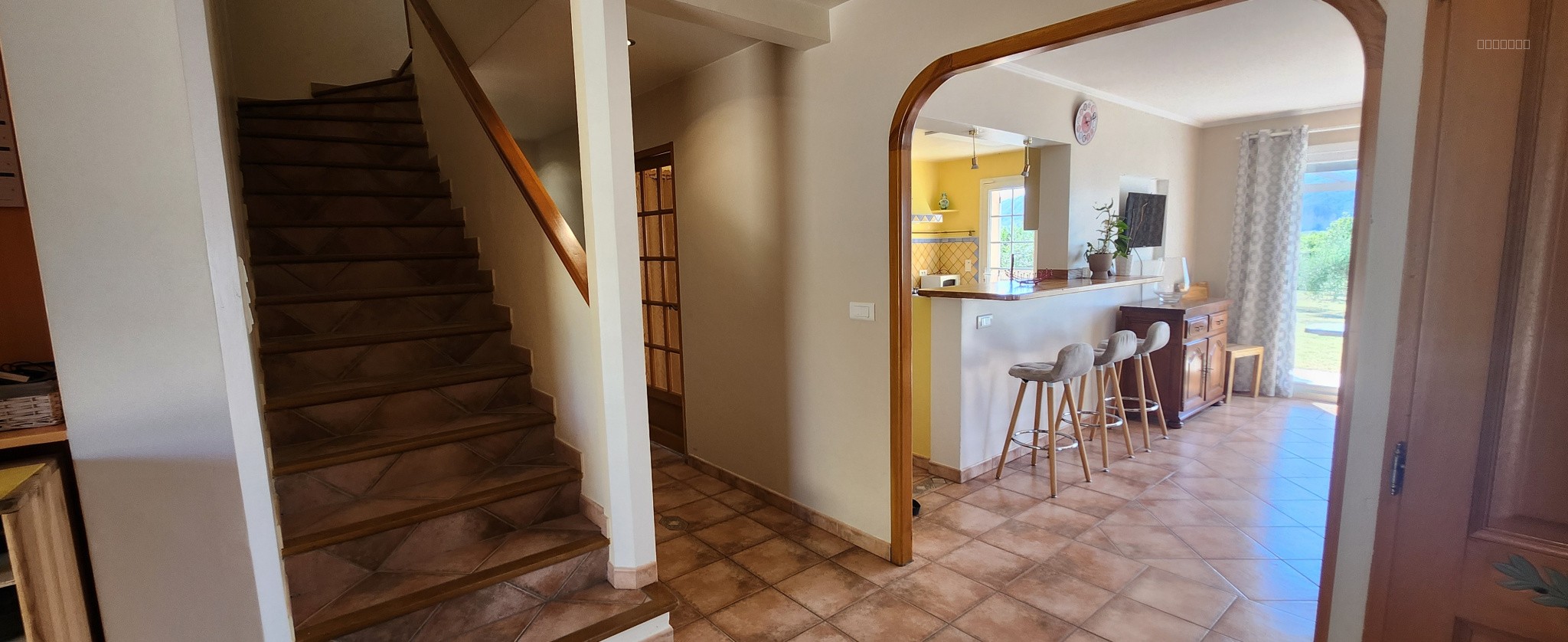 Peyruis, Belle villa avec vue dégagée — photo 11