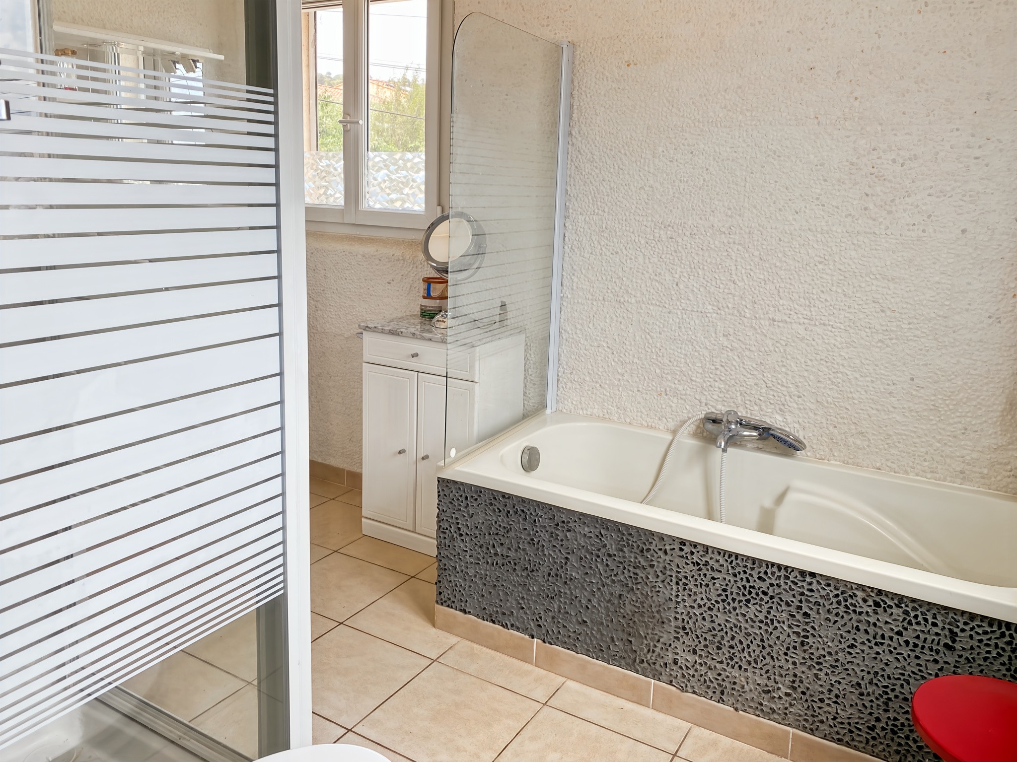 PEYRUIS  VILLA T4/5 AVEC PISCINE — photo 6