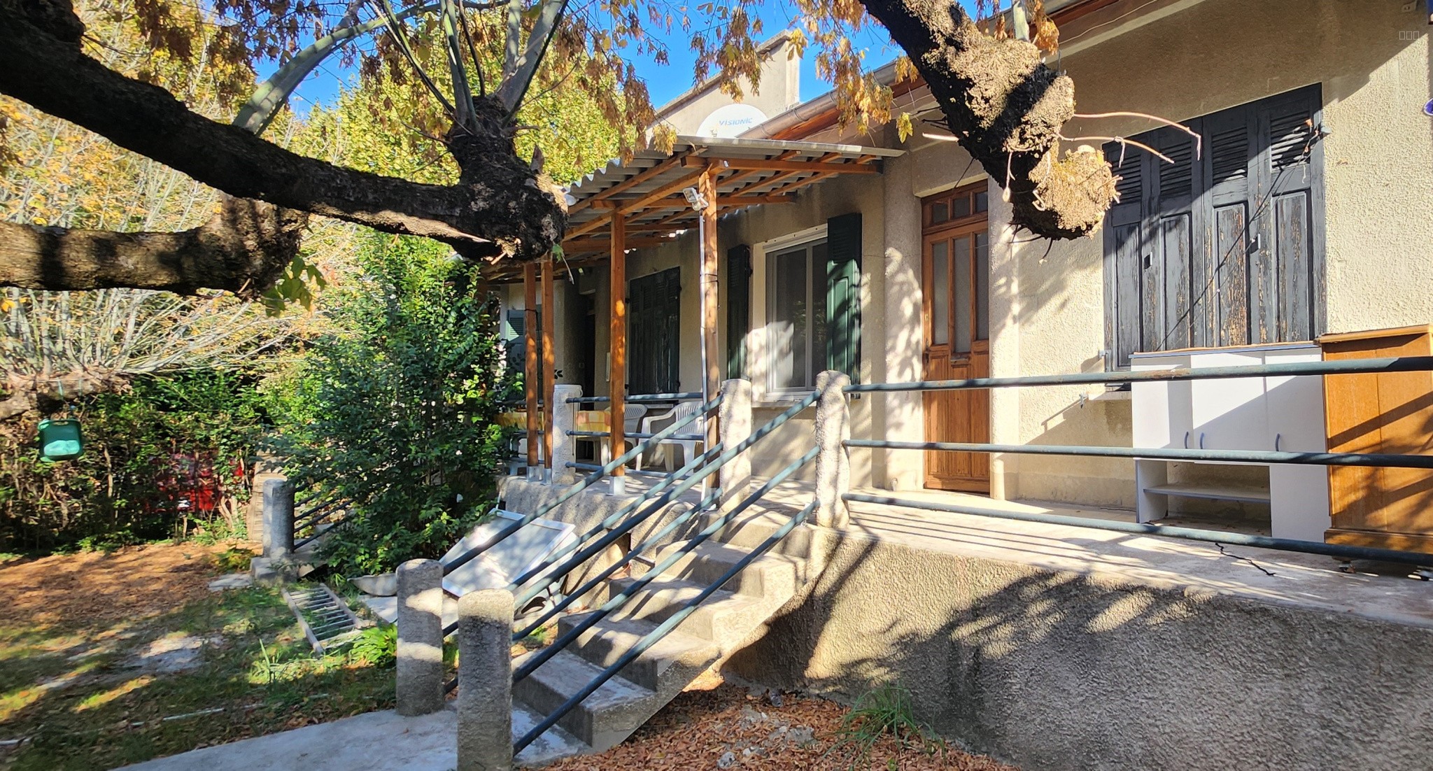 LES MEES - Maison plain-pied avec jardin. — photo 11