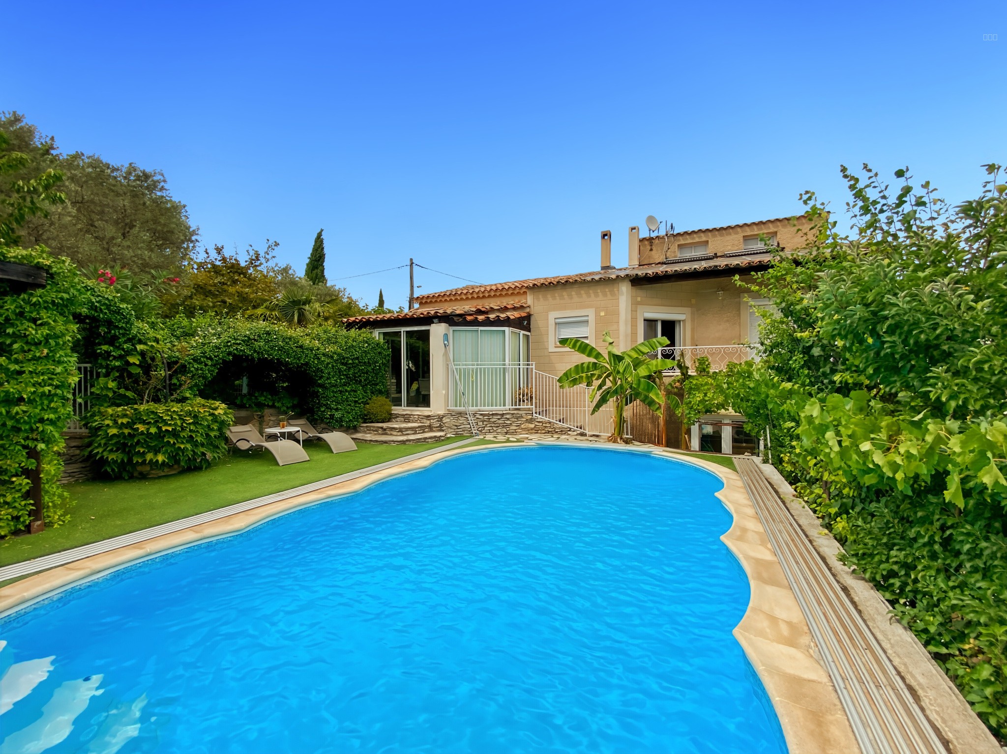 PEYRUIS  VILLA T4/5 AVEC PISCINE — photo 5