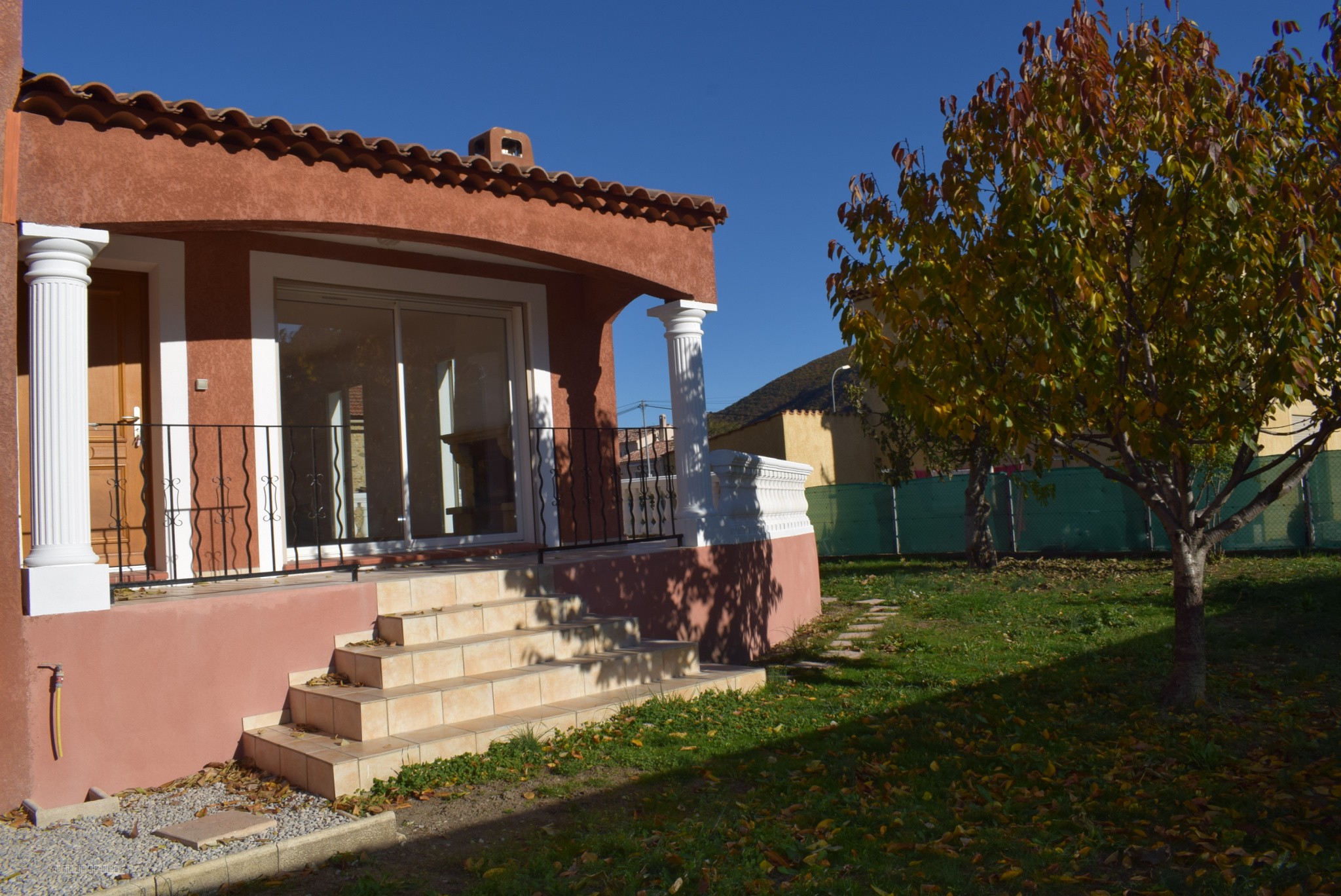 A vendre - Villa 4 chambres avec jardin - LES MEES (04). — photo 10