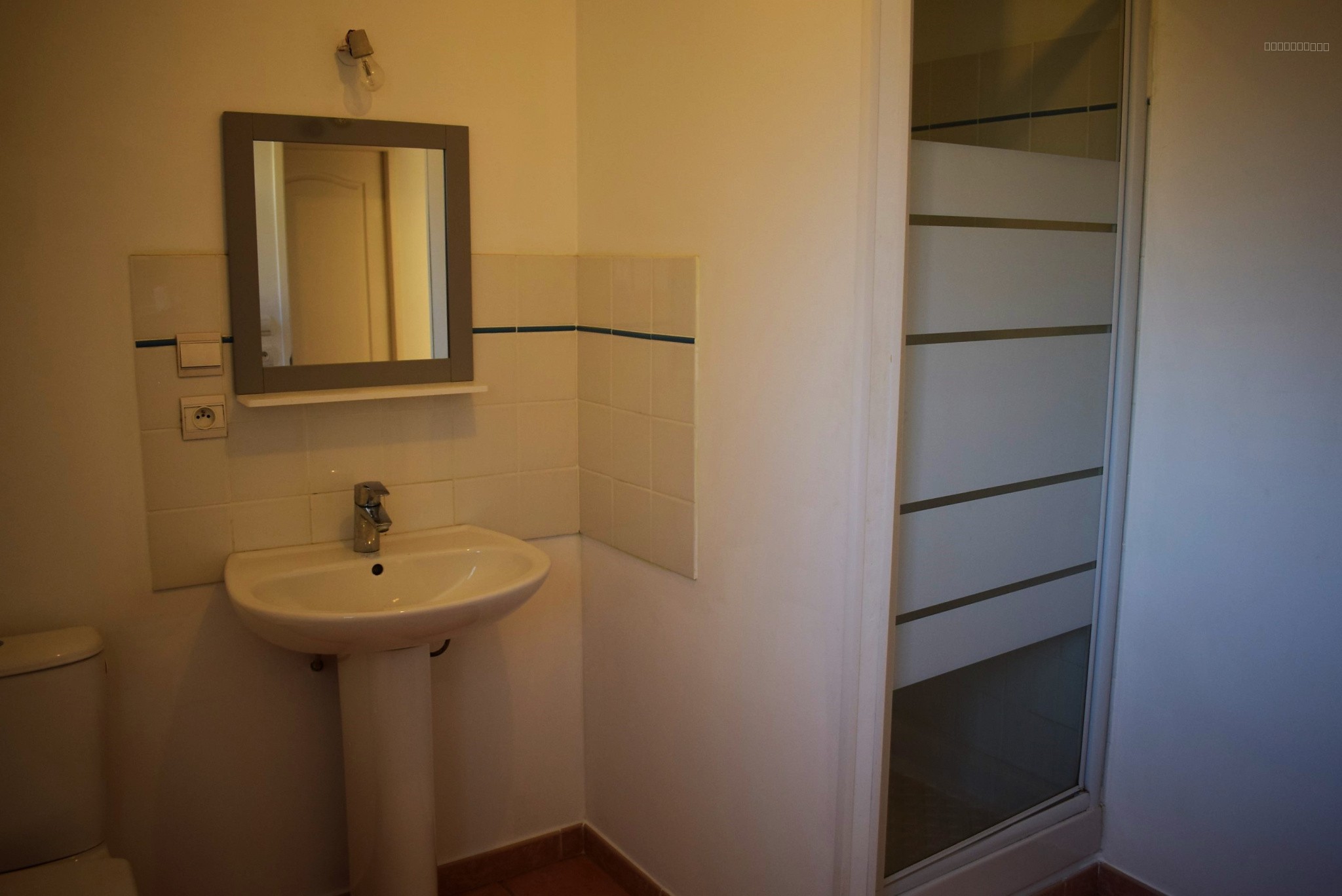 A vendre - Villa 4 chambres avec jardin - LES MEES (04). — photo 7
