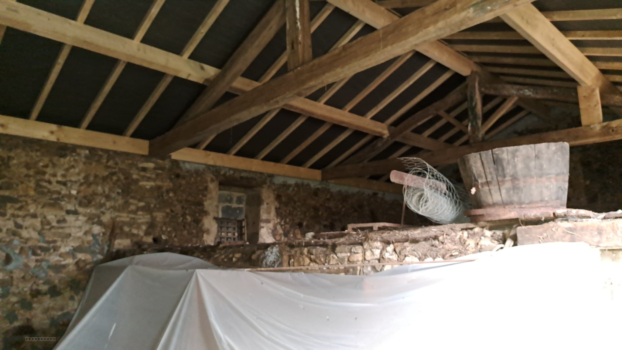 Maison à rénover avec grange — photo 12
