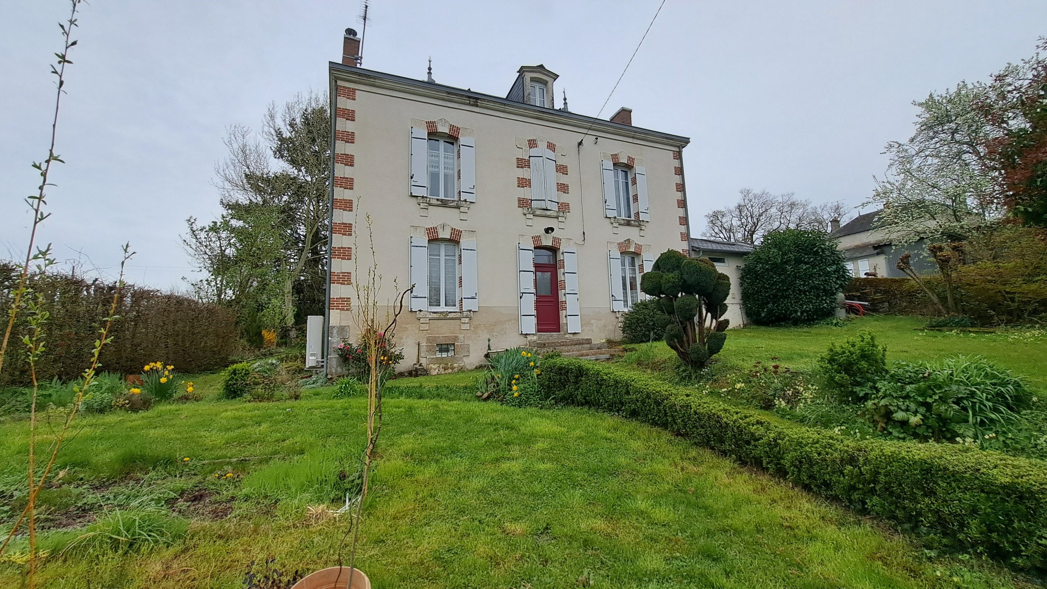 Maison 4 chambres - PARTHENAY — photo 2