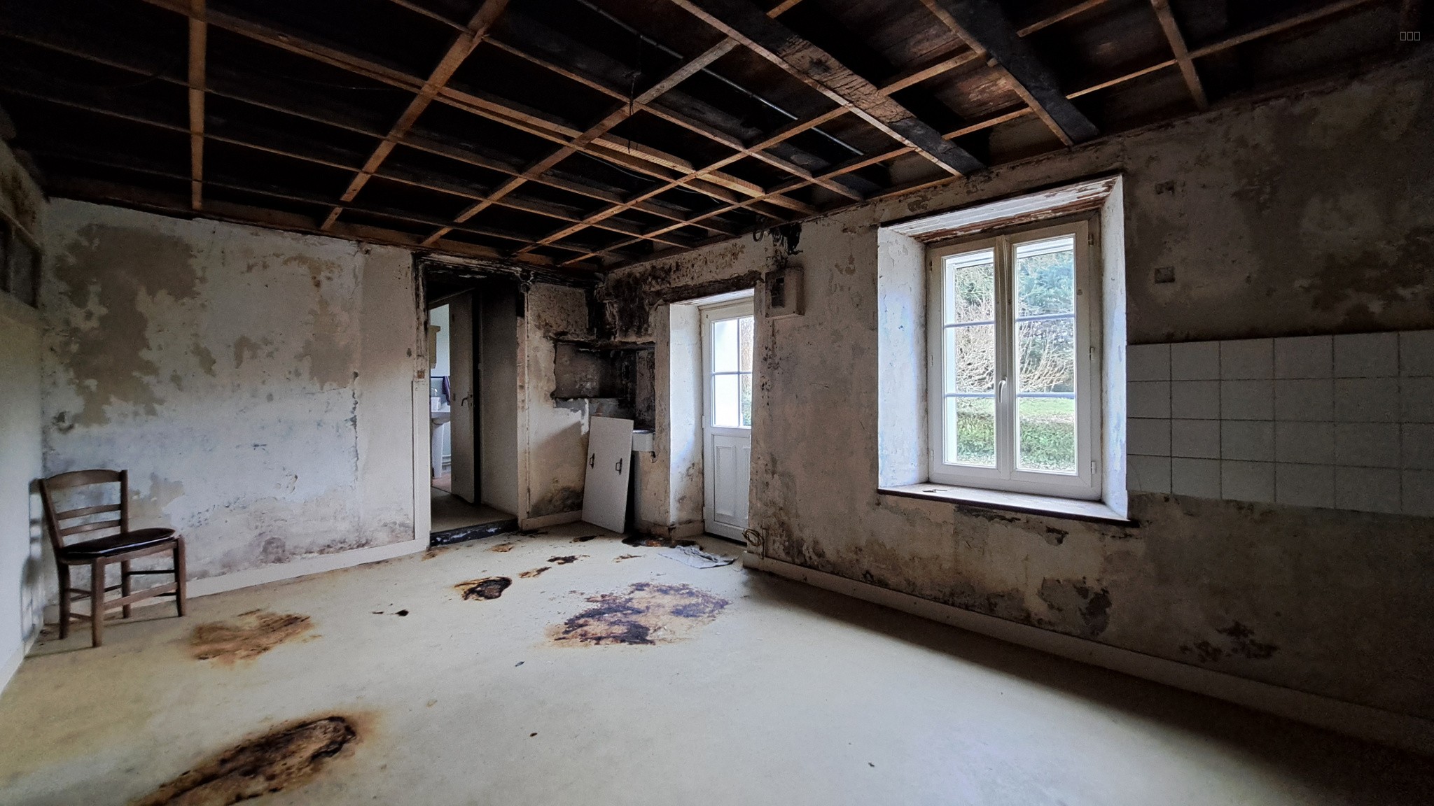 Maison à rénover avec grange — photo 5