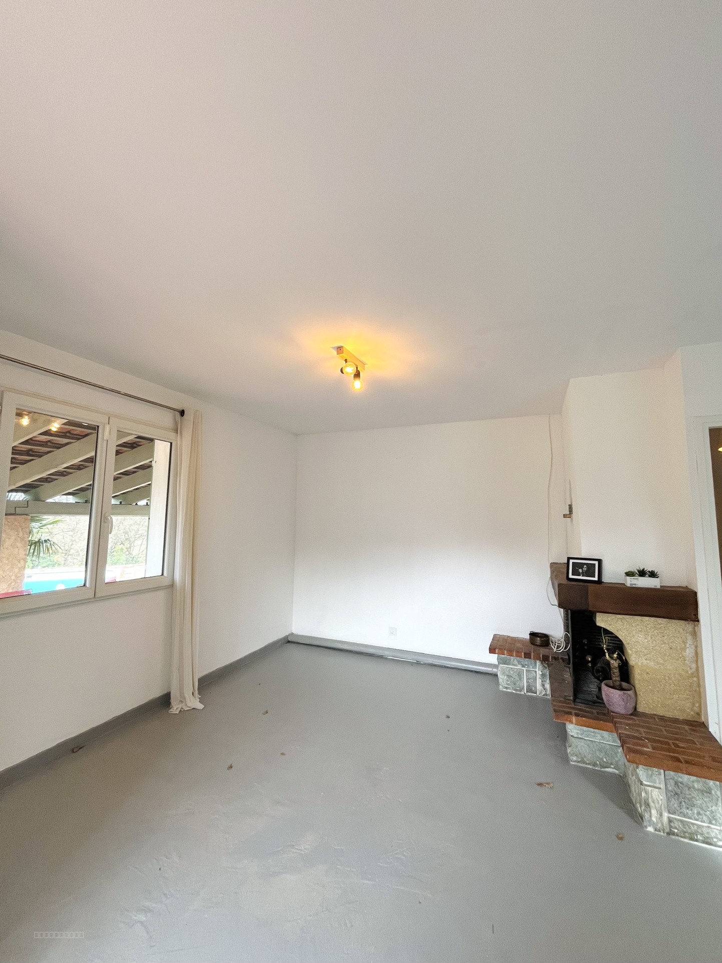 MAISON T5 DE 107M2 SUR 1500 M2 DE TERRAIN AVEC PISCINE & ATELIER - CHÂTEAUNEUF-LE-ROUGE (13790) — photo 8