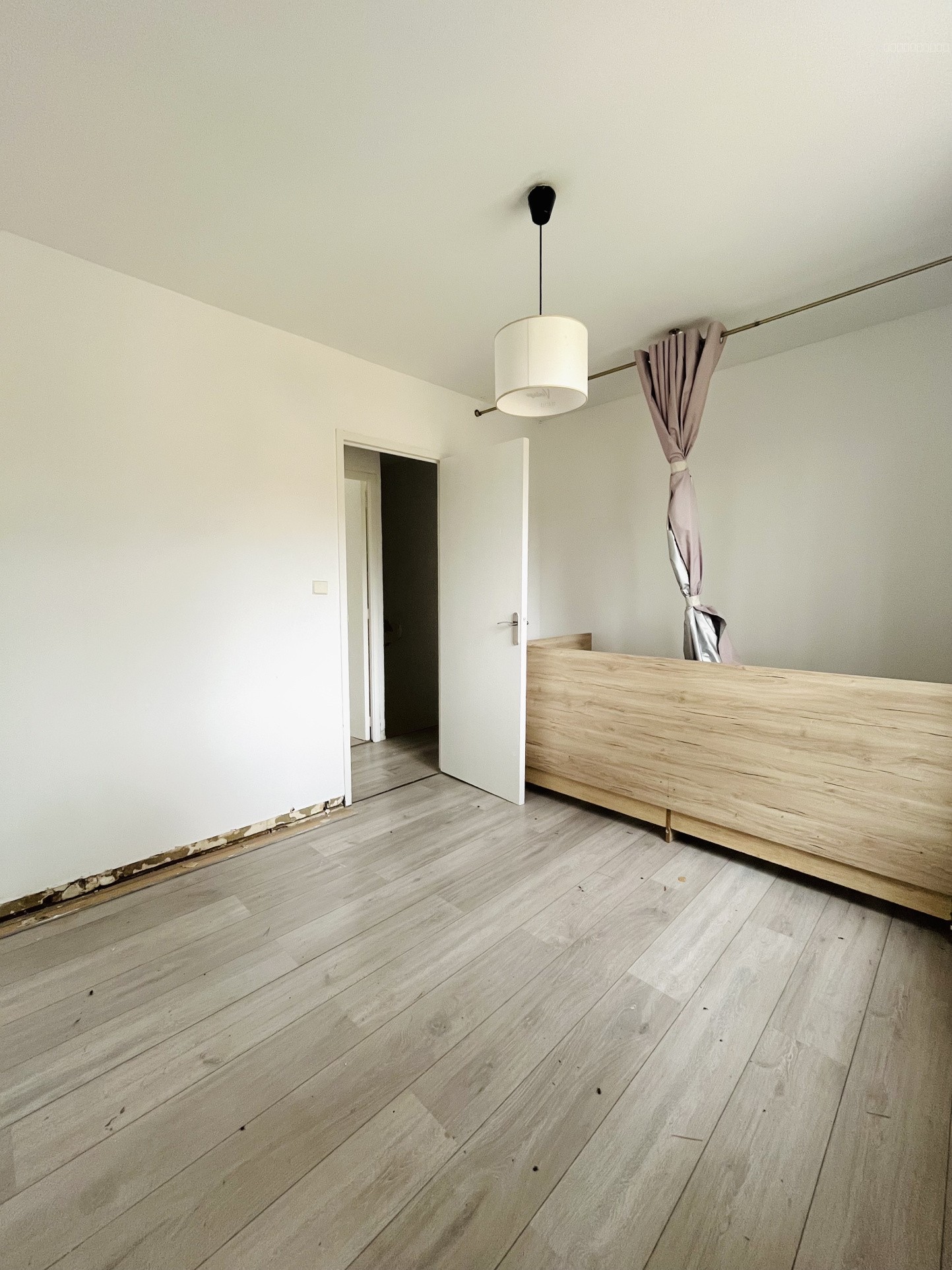MAISON T5 DE 107M2 SUR 1500 M2 DE TERRAIN AVEC PISCINE & ATELIER - CHÂTEAUNEUF-LE-ROUGE (13790) — photo 3