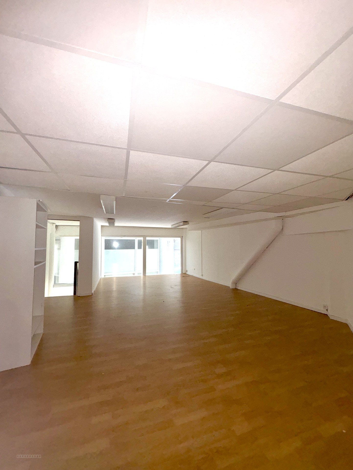 Local commercial 68,16 m2   Gardanne — photo 8