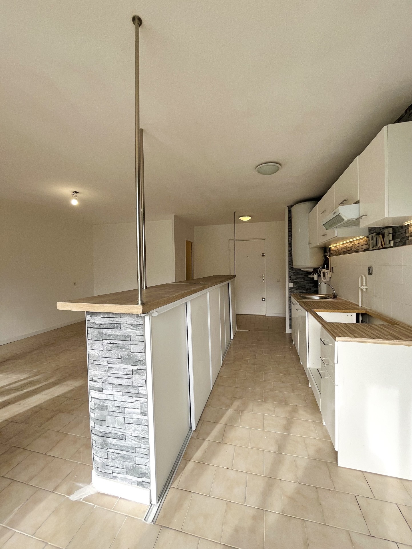 APPARTEMENT T3 de 63.64m2 AVEC TERRASSE ET JARDIN PRIVATIF, 15ème Marseille — photo 3
