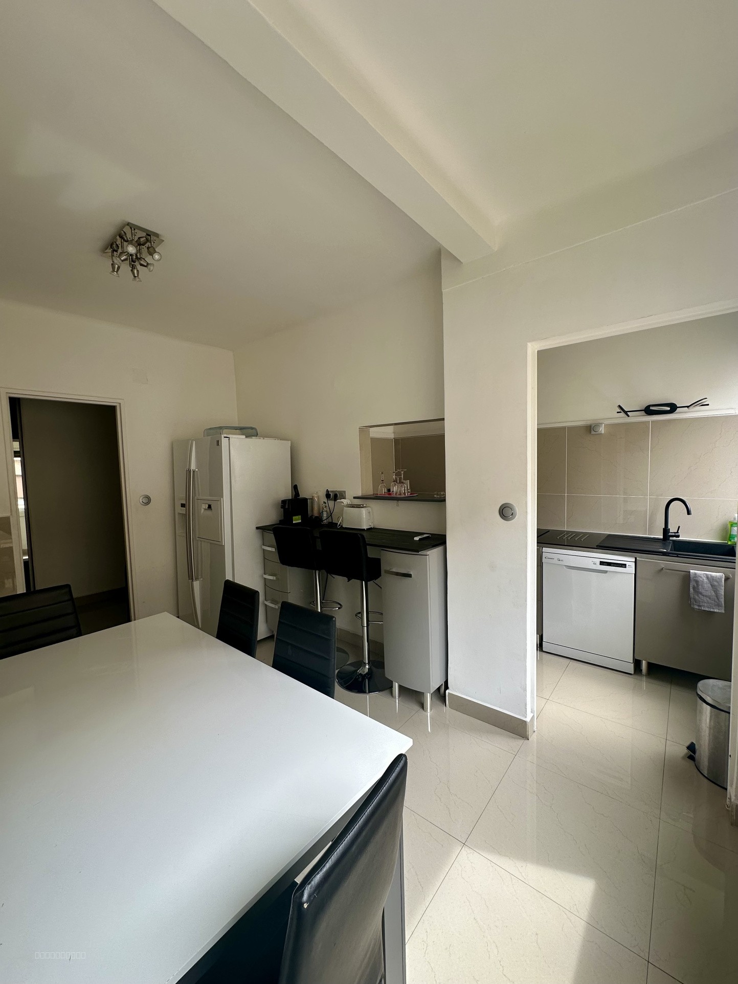 CHARMANT APPARTEMENT T2 DE 48.75M2 - 13002 MARSEILLE — photo 2