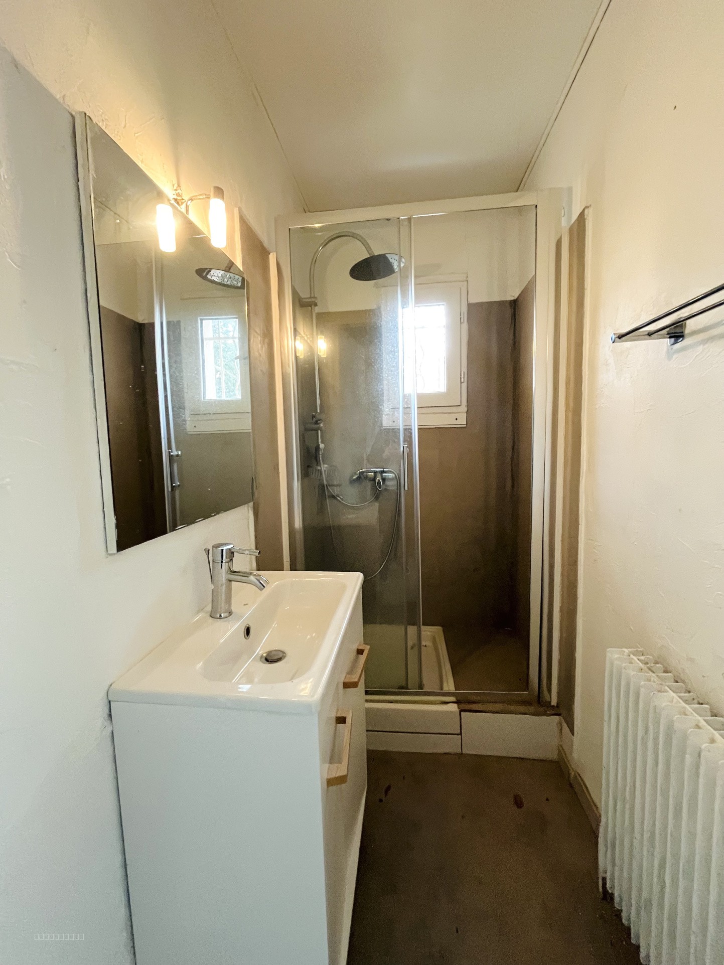 MAISON T5 DE 107M2 SUR 1500 M2 DE TERRAIN AVEC PISCINE & ATELIER - CHÂTEAUNEUF-LE-ROUGE (13790) — photo 4