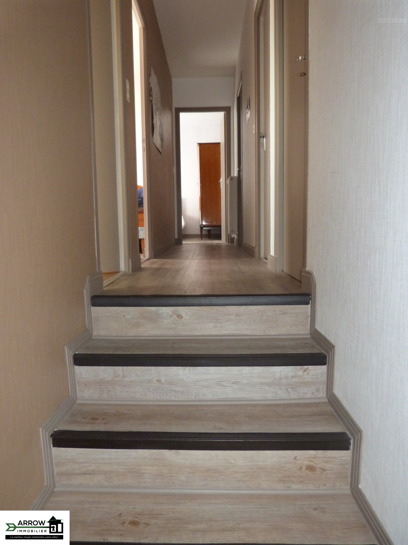 Achat / Vente Maison 7 pièces centre-ville avec grand jardin boisé — photo 7