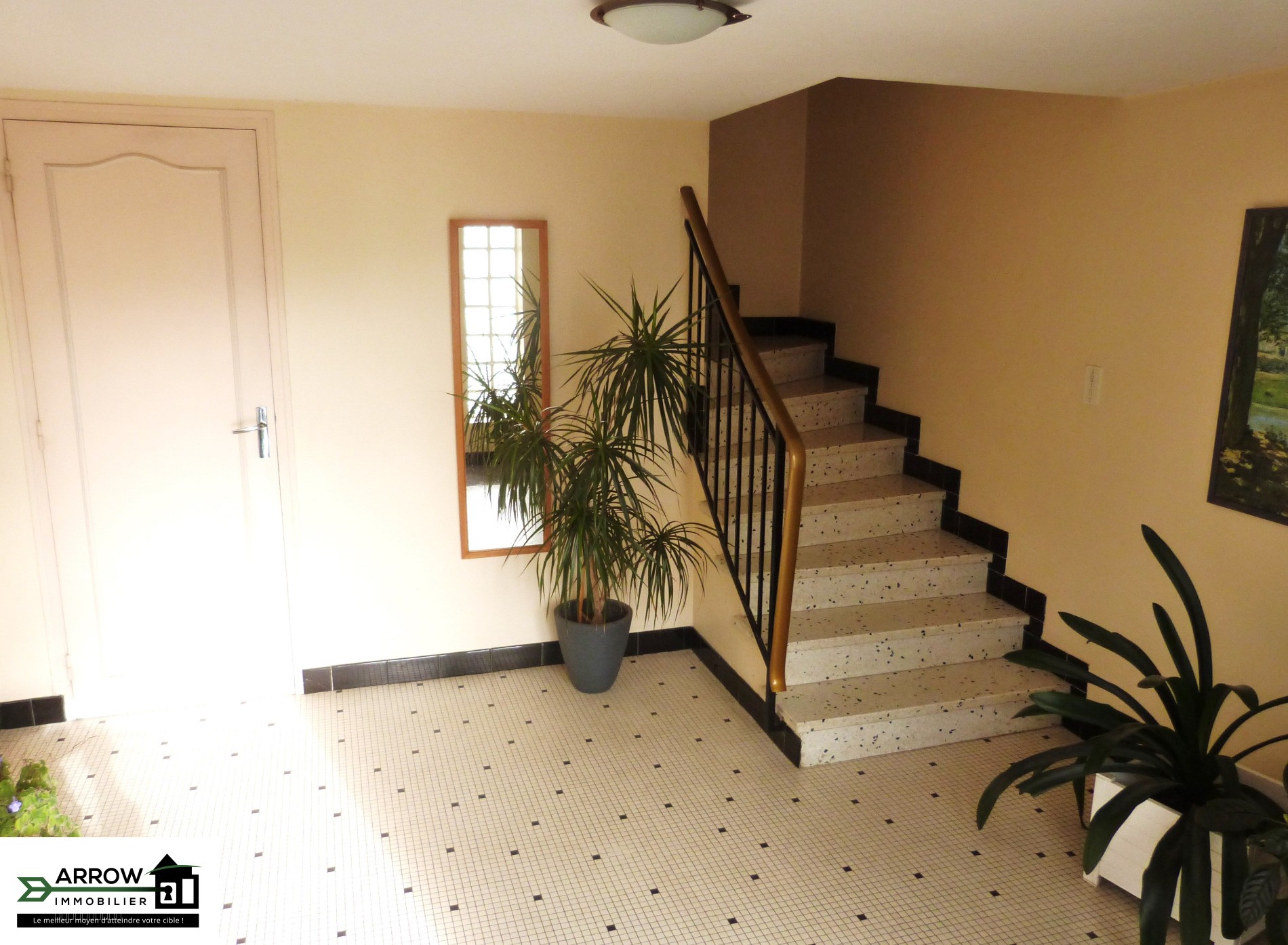 Achat / Vente Maison 7 pièces centre-ville avec grand jardin boisé — photo 10