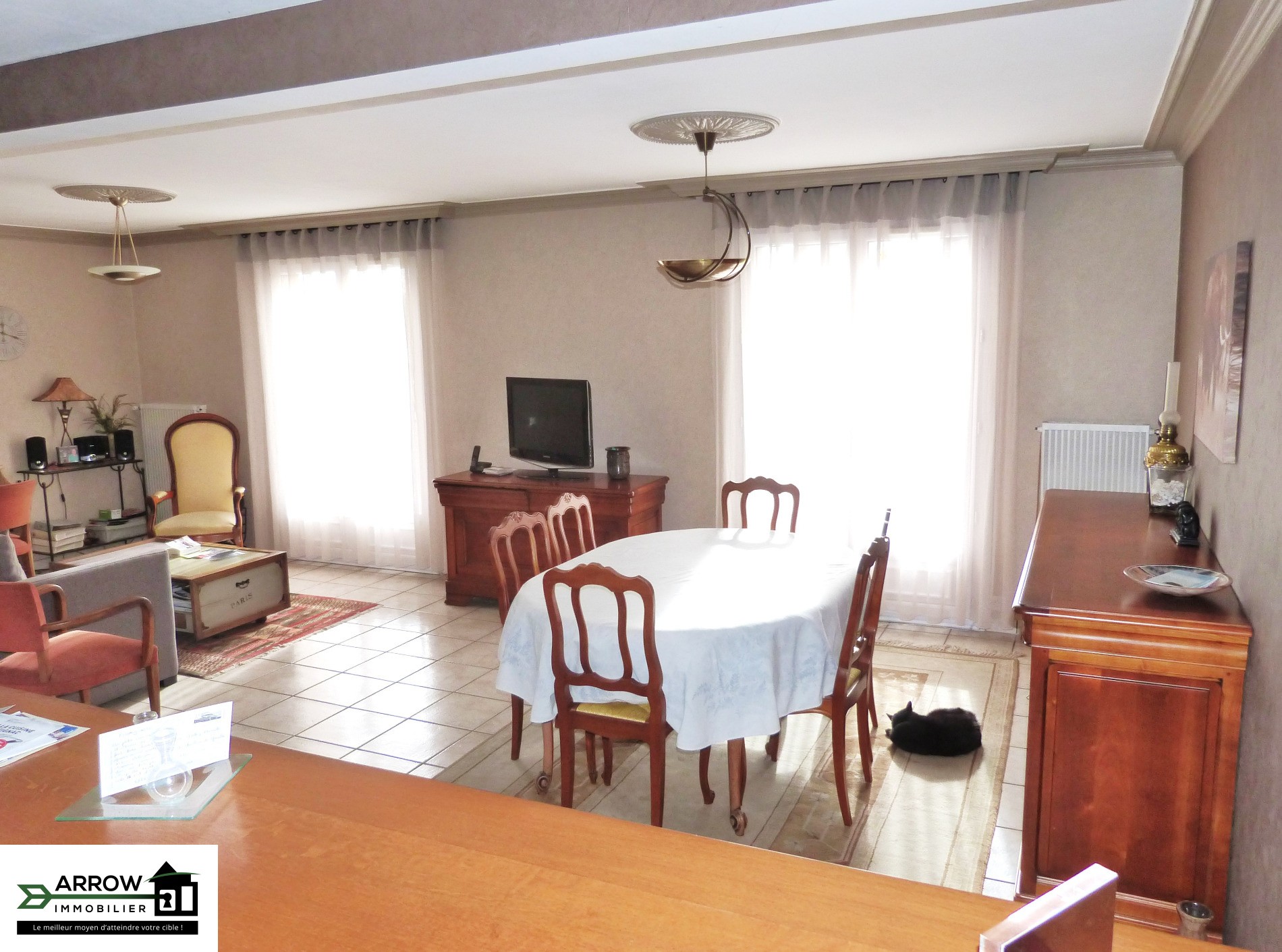 Achat / Vente Maison 7 pièces centre-ville avec grand jardin boisé — photo 2