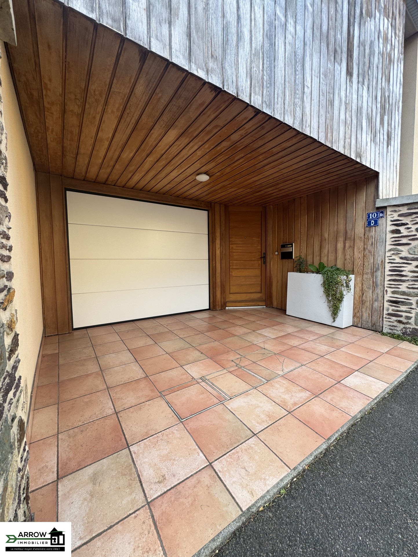 Achat / Vente - Maison - Hyper Centre — photo 13