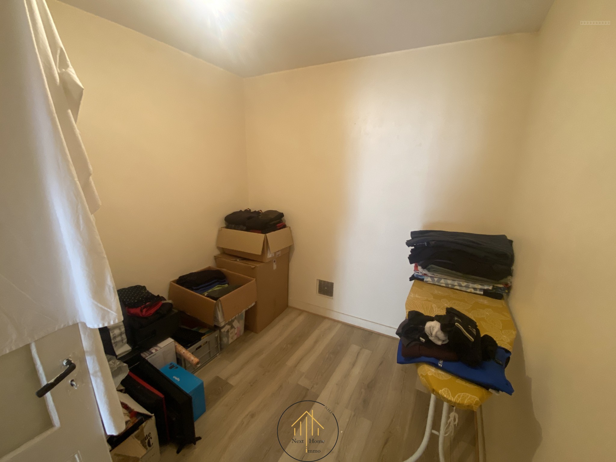 Maison de ville situé au centre de Chalais — photo 7