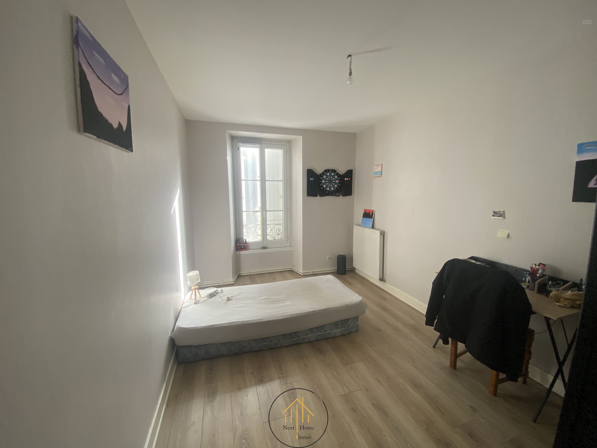 Maison de ville situé au centre de Chalais — photo 5