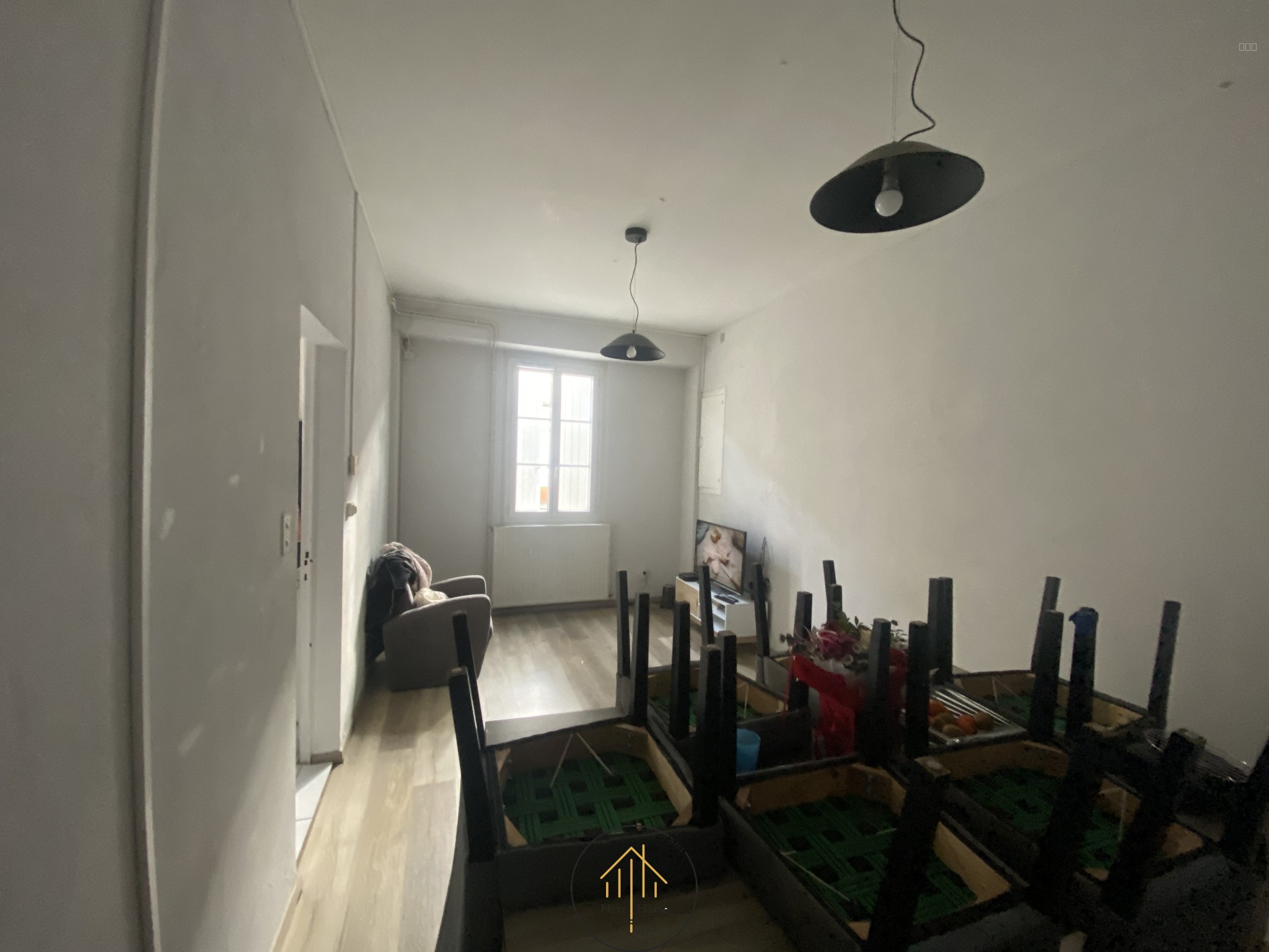 Maison de ville situé au centre de Chalais — photo 3