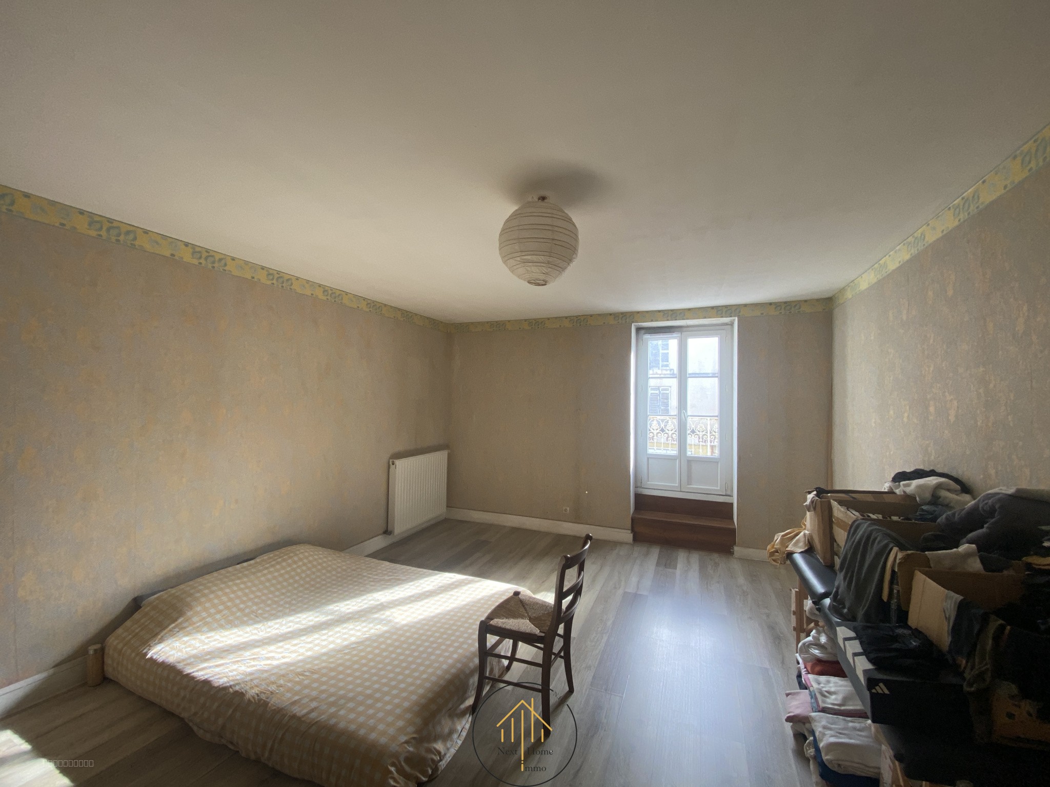 Maison de ville situé au centre de Chalais — photo 8