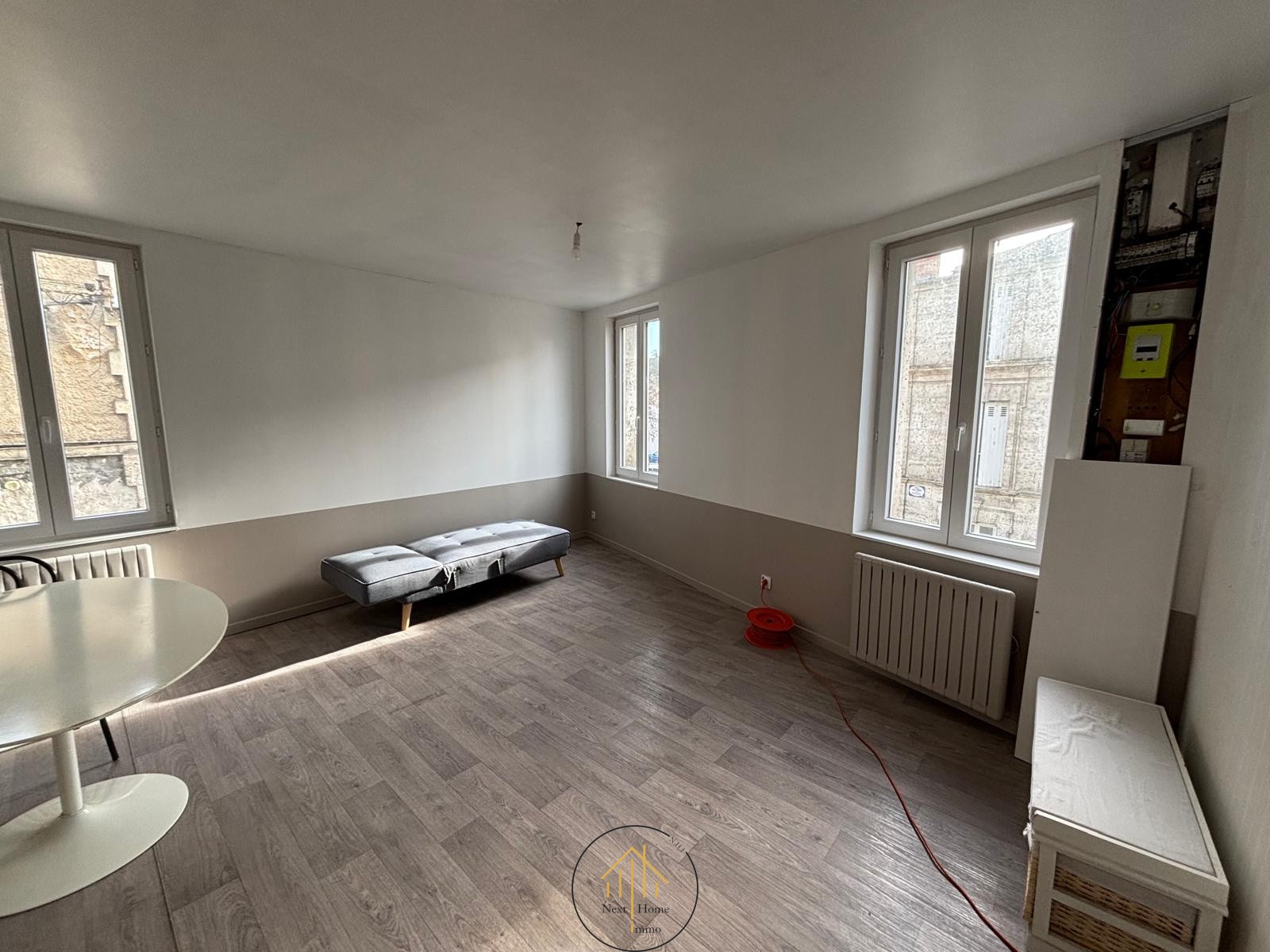 ANGOULEME : APPARTEMENT EN DUPLEX + LOACAL COMMERCIAL — photo 2