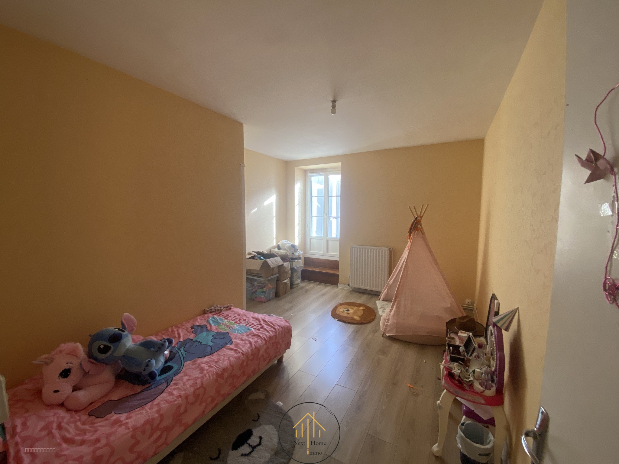 Maison de ville situé au centre de Chalais — photo 4