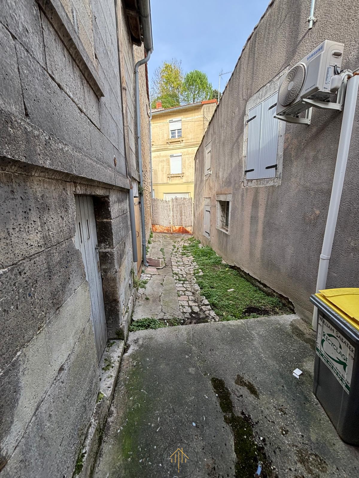 ANGOULEME : APPARTEMENT EN DUPLEX + LOACAL COMMERCIAL — photo 6
