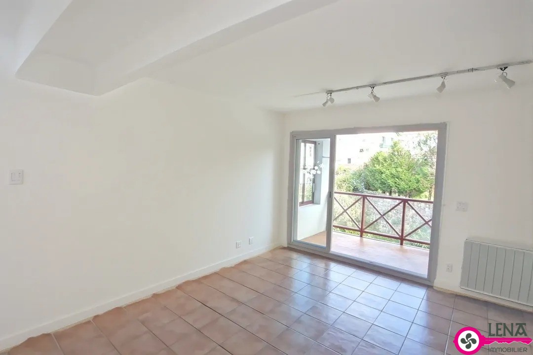 Duplex T3 + mezzanine (16m*) + cave + garage fermé — photo 3