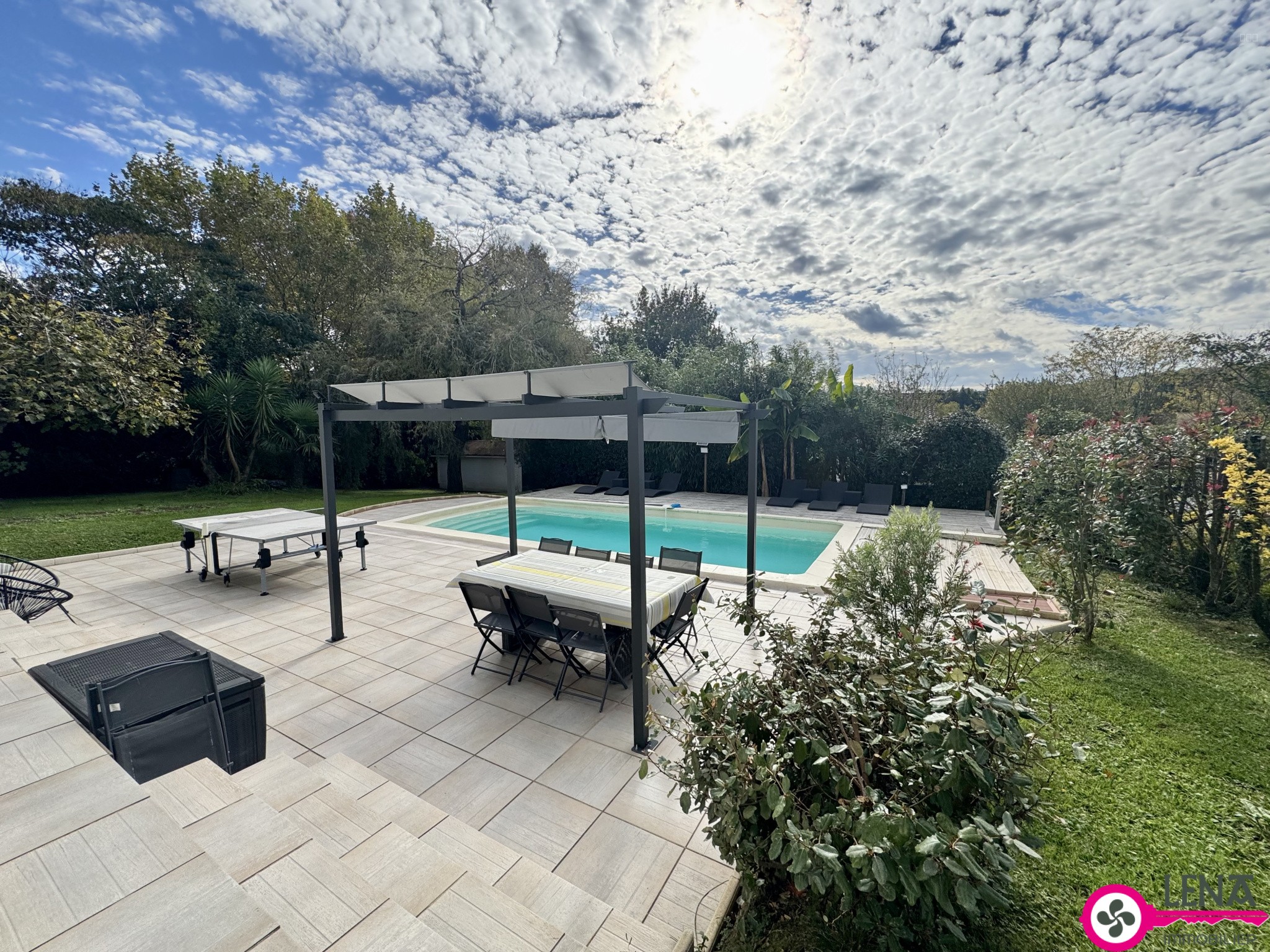 Magnifique propriété familiale avec piscine — photo 3