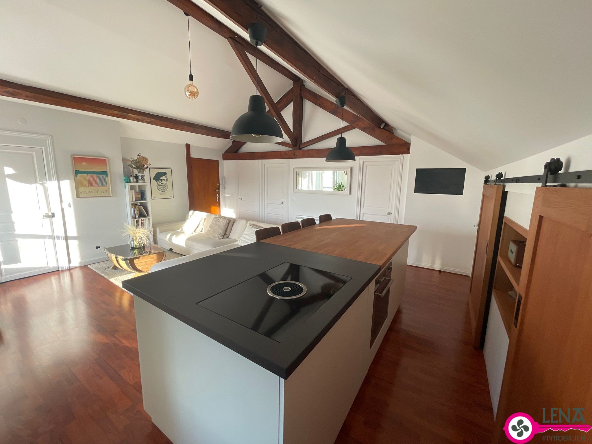 Rare à Saint-Jean-de-Luz, appartement rénové à deux pas des Halles. — photo 8
