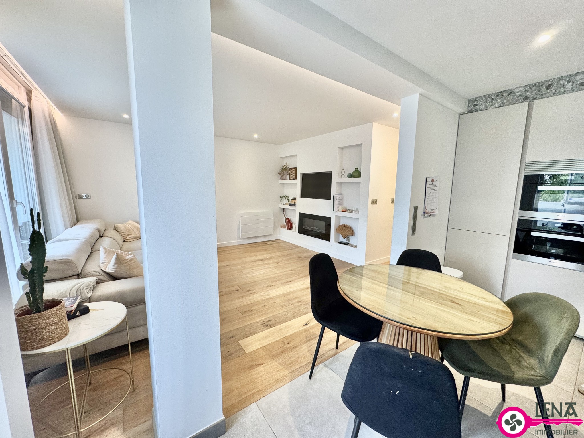 Appartement 3 pièces bis rénové avec balcon, loggia et cave — photo 1