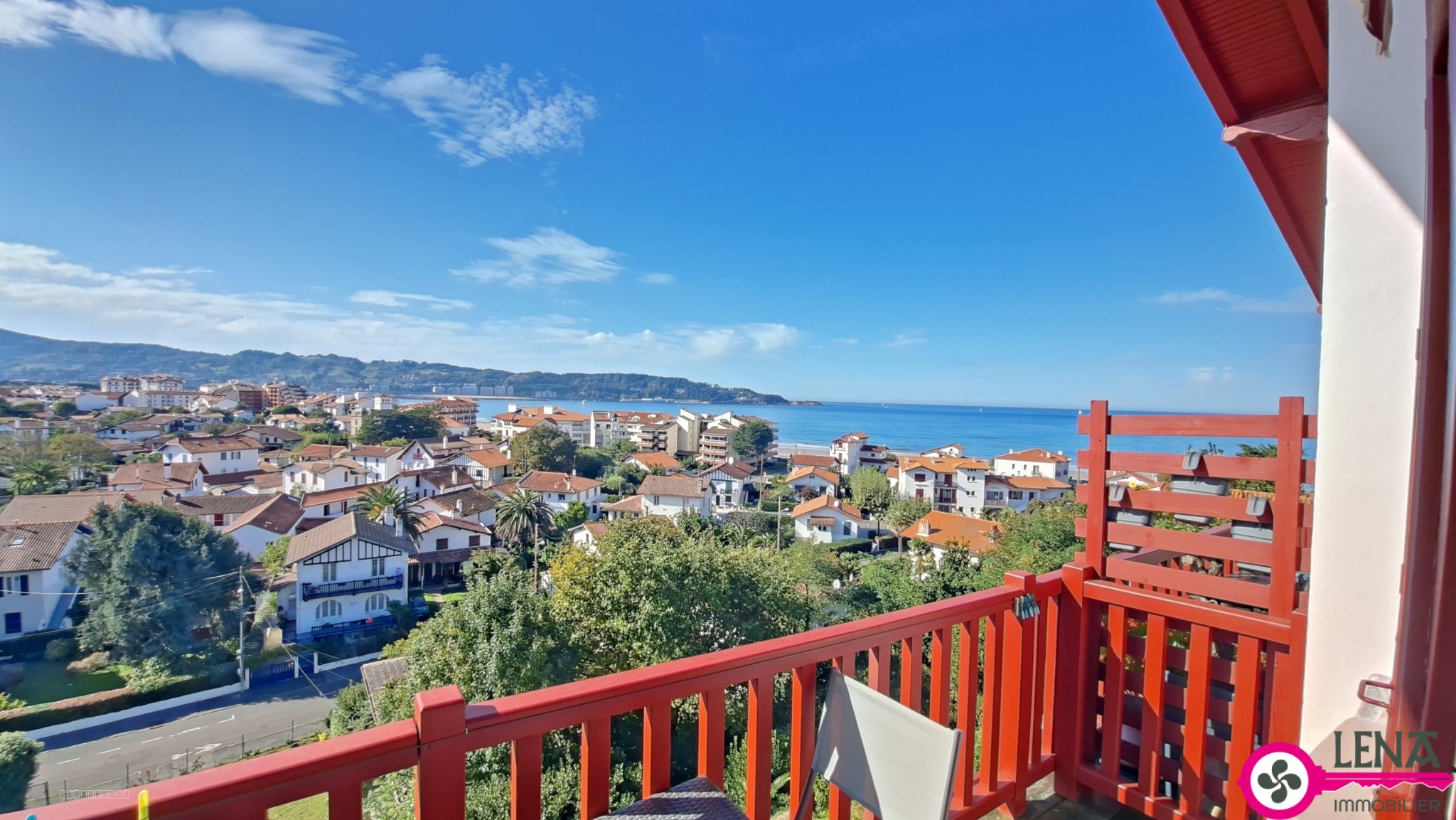 Appartement atypique avec vue mer et montagnes — photo 16