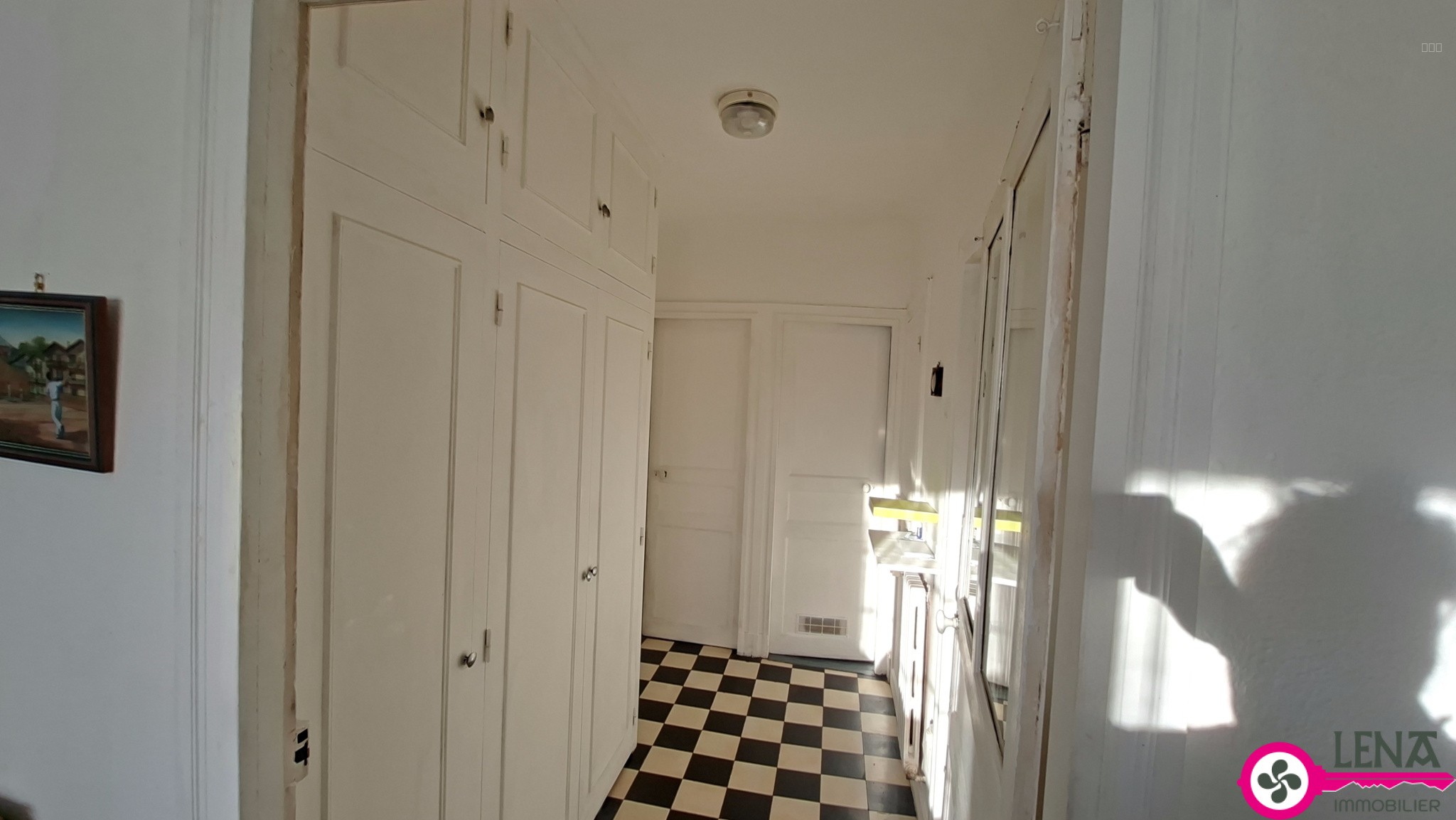 Appartement 3 pièces bis rénové avec balcon, loggia et cave — photo 11